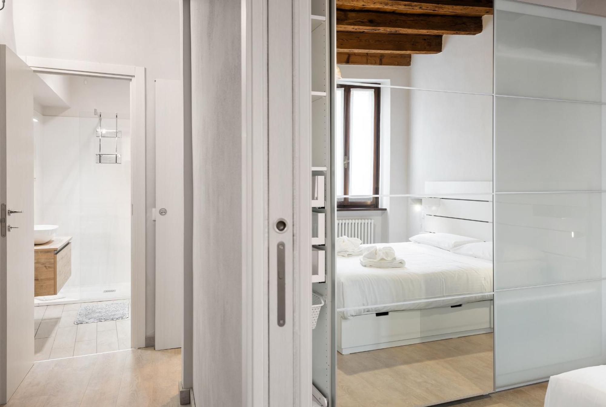 Flats4Rent Irene Apartment Verona Bagian luar foto